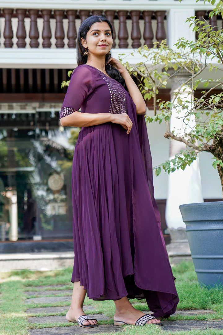 Evolet with dupatta - Image 3