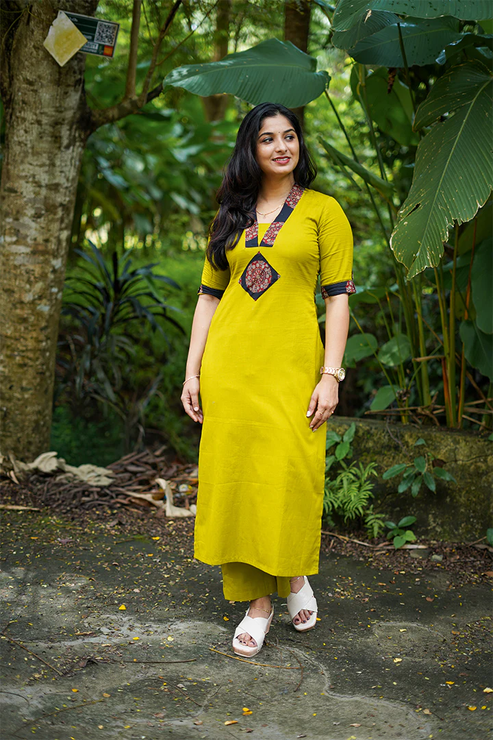 Mehendi(Kurti&bottom)(011025KUL) FD - Image 2